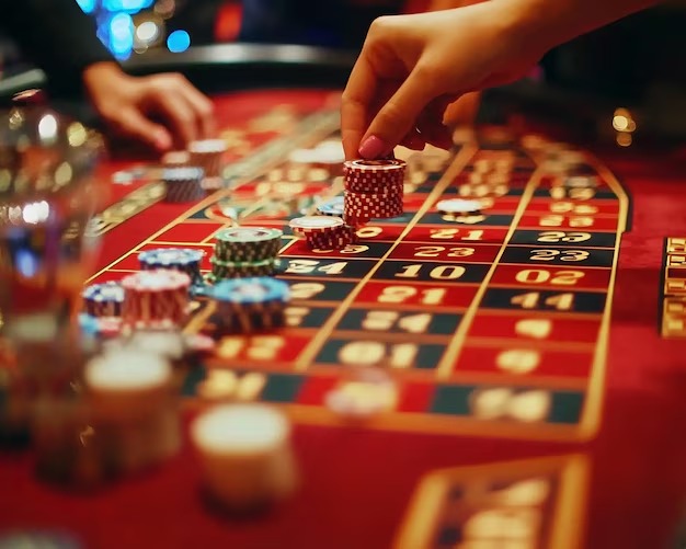 Asia Gaming blackjack and roulette tables at savaya303 login with live dealers